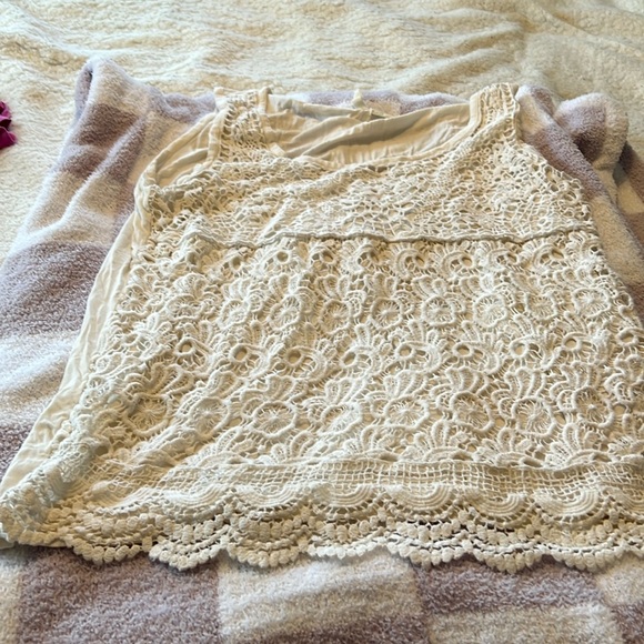 Tops - 🥵 white tank top